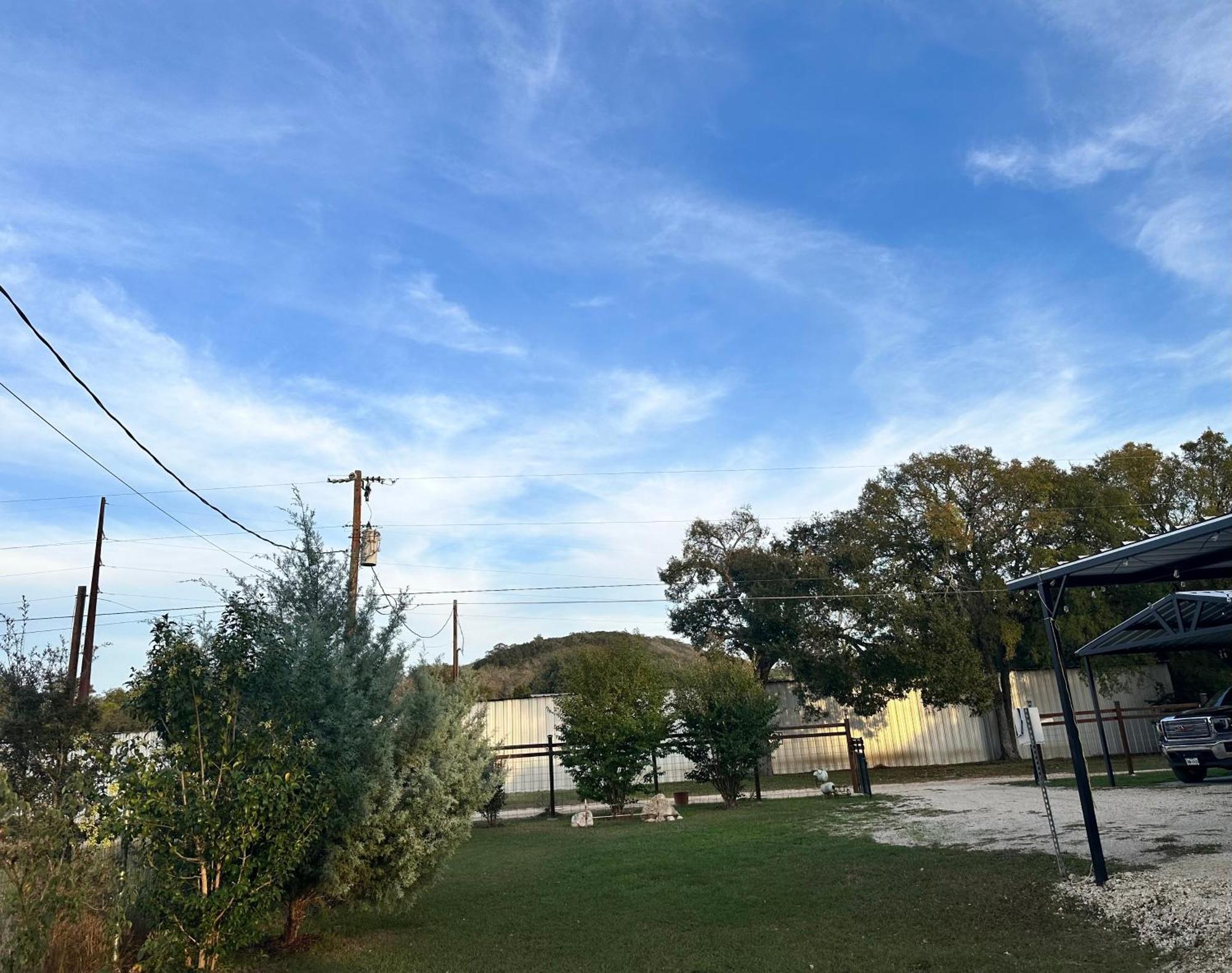 Tiny House - Our Little Piece Of Paradise Lakehills 外观 照片