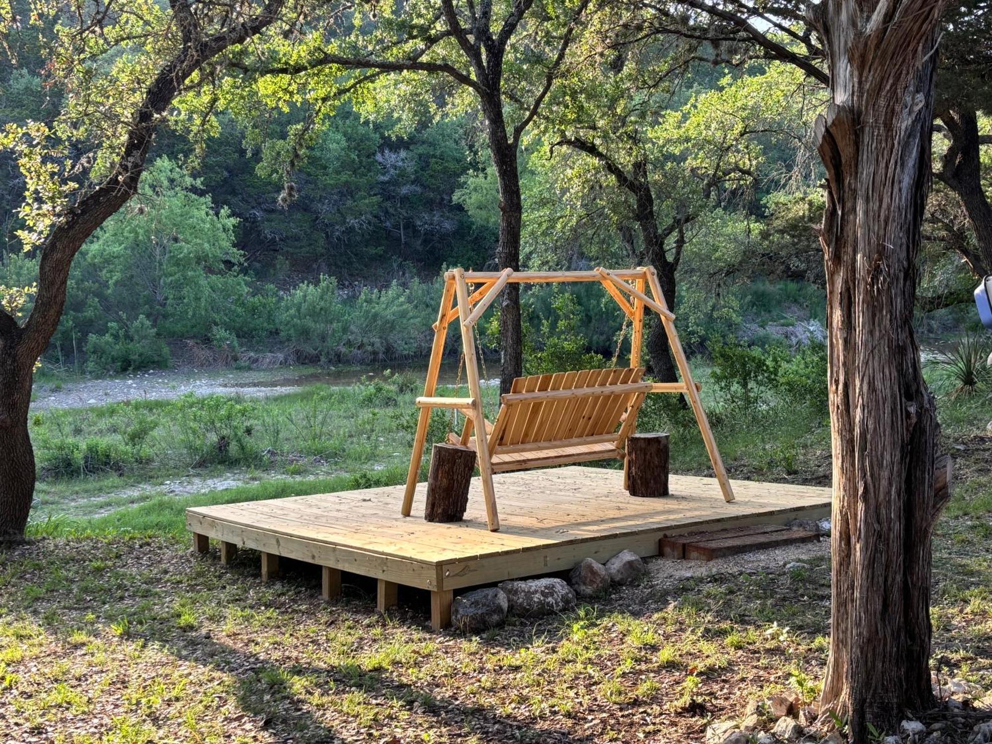 Tiny House - Our Little Piece Of Paradise Lakehills 外观 照片