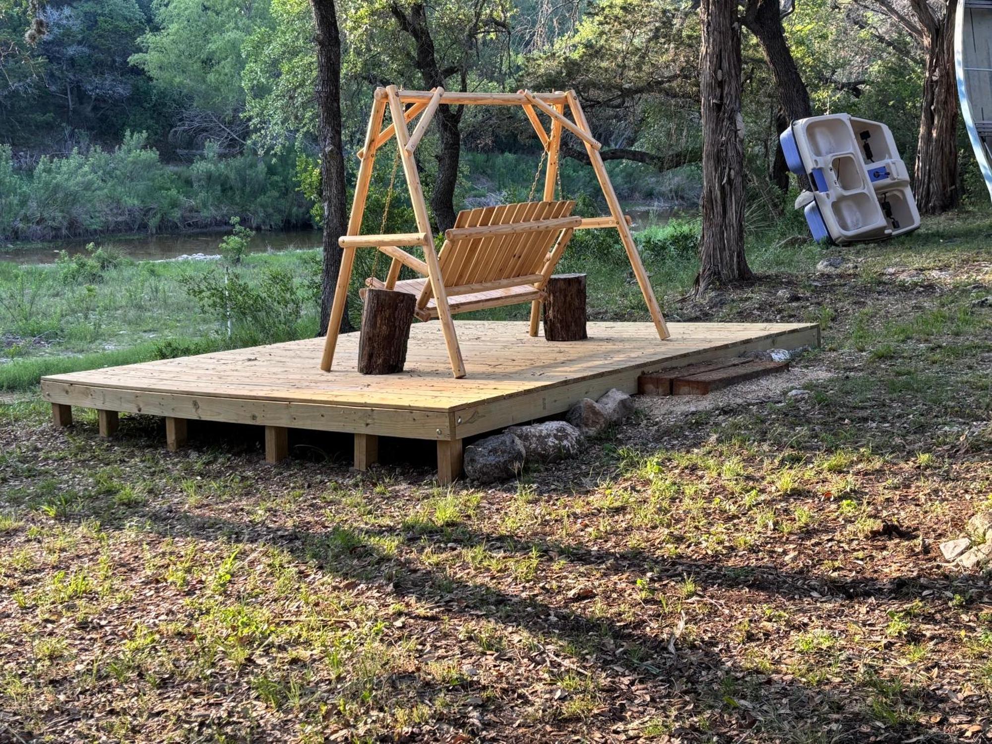 Tiny House - Our Little Piece Of Paradise Lakehills 外观 照片