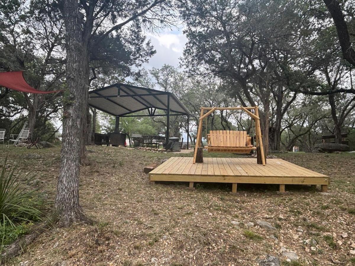 Tiny House - Our Little Piece Of Paradise Lakehills 外观 照片