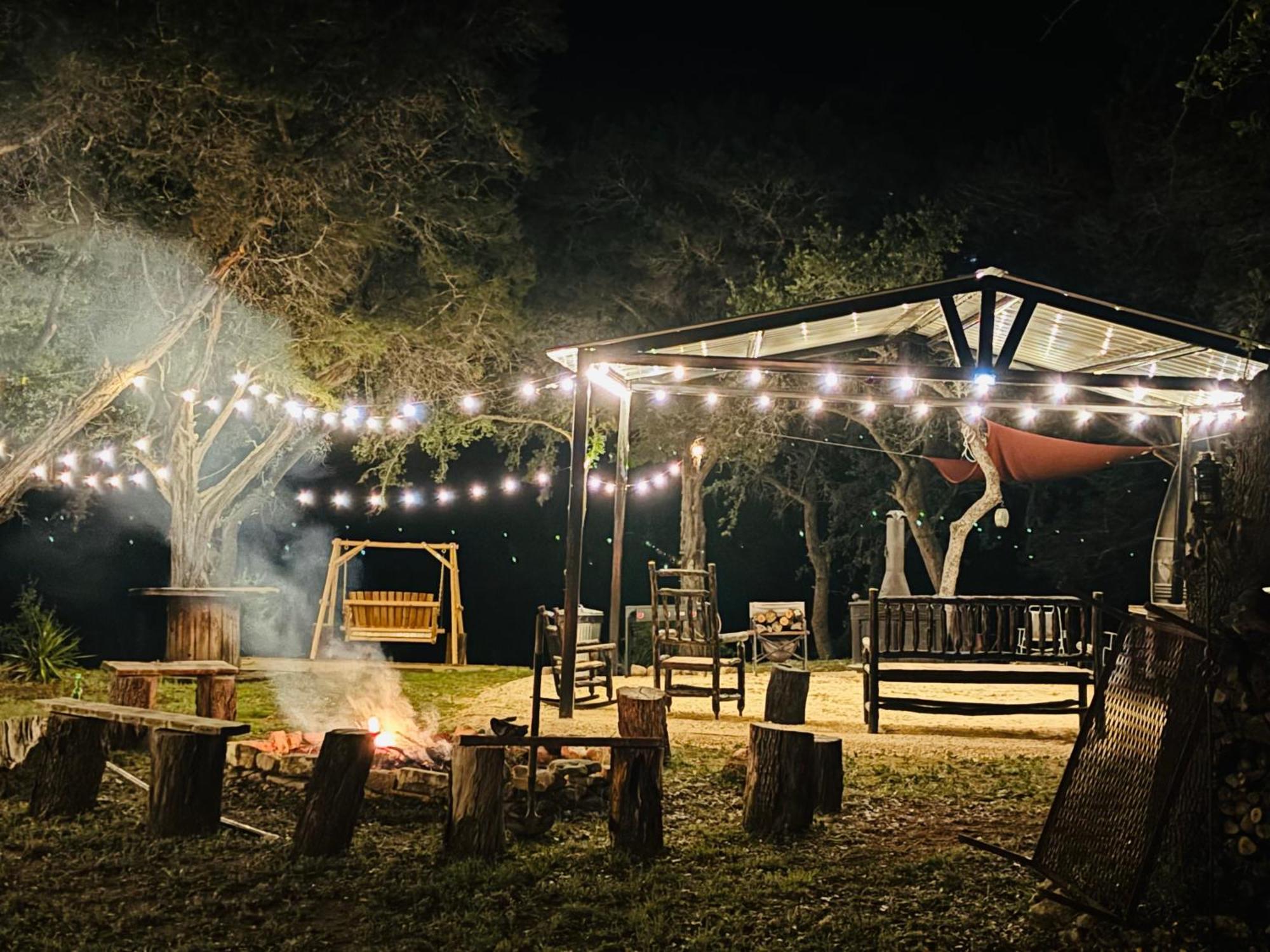 Tiny House - Our Little Piece Of Paradise Lakehills 外观 照片