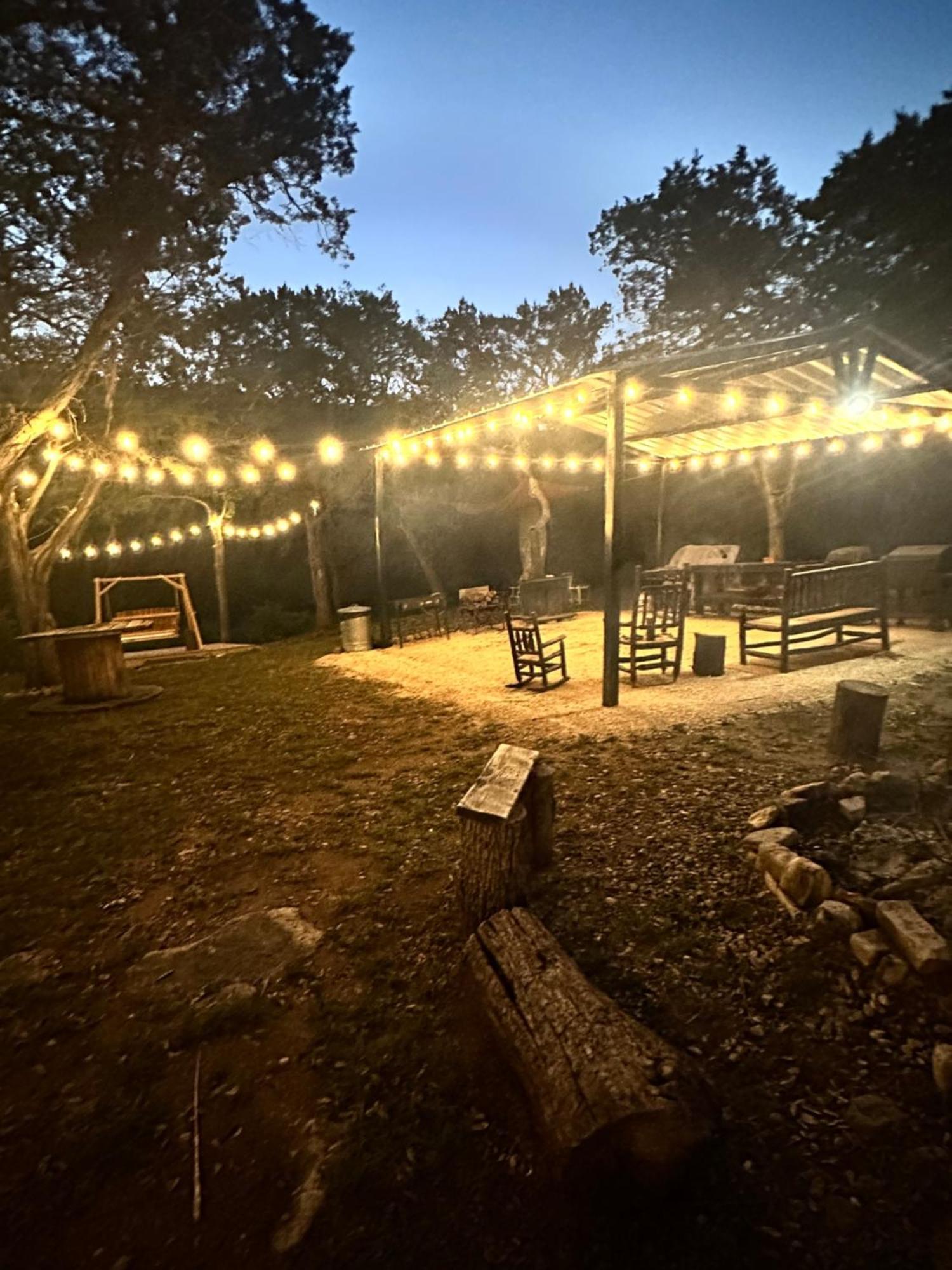 Tiny House - Our Little Piece Of Paradise Lakehills 外观 照片