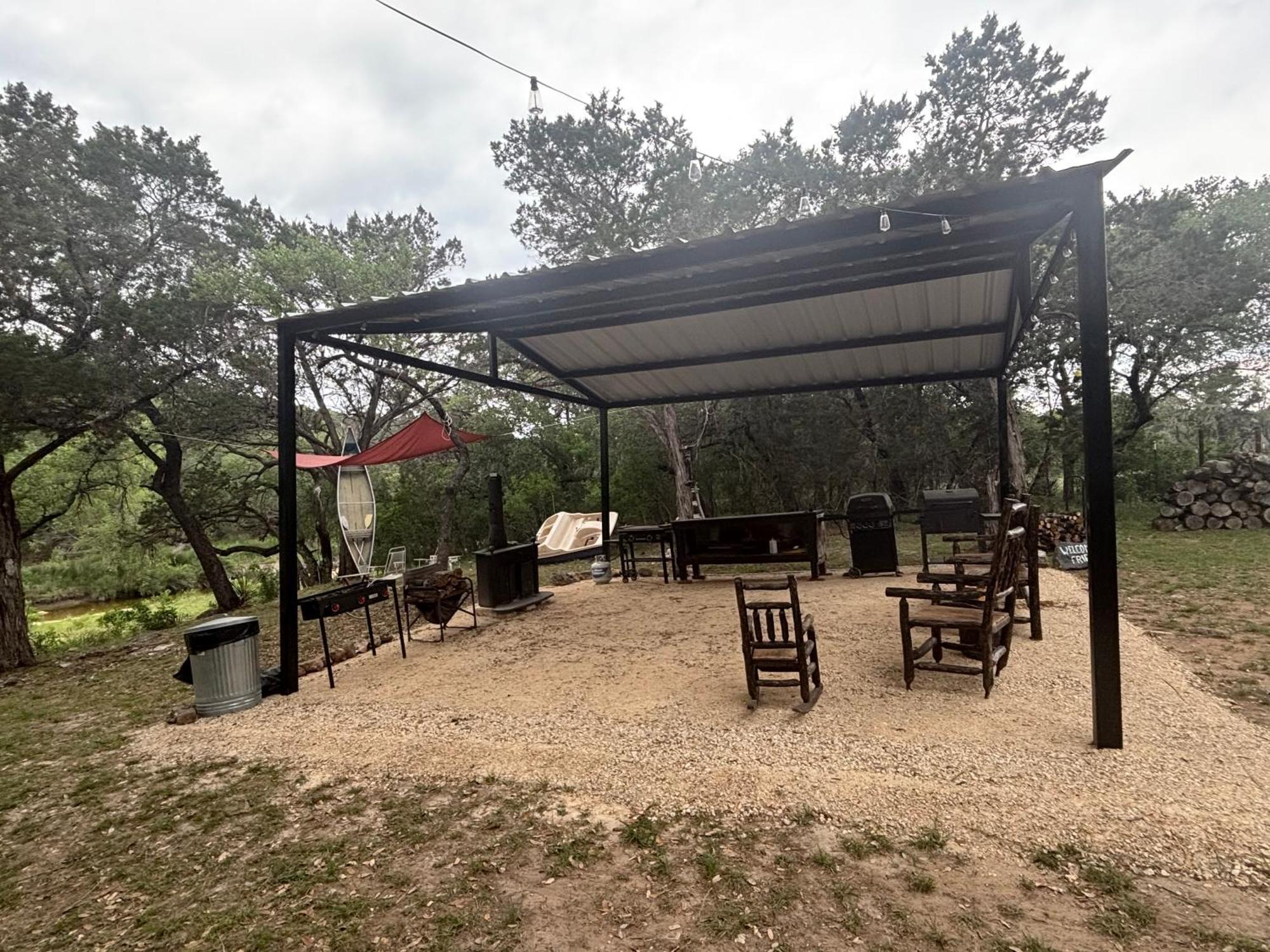 Tiny House - Our Little Piece Of Paradise Lakehills 外观 照片