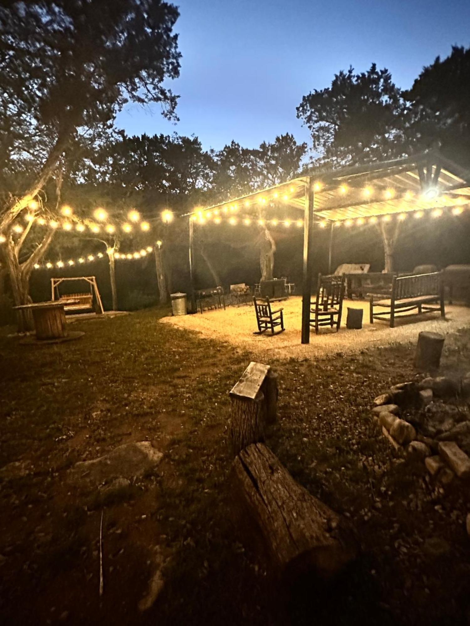 Tiny House - Our Little Piece Of Paradise Lakehills 外观 照片
