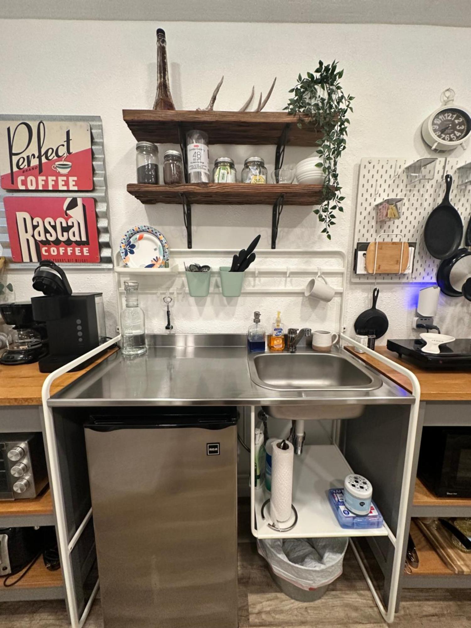 Tiny House - Our Little Piece Of Paradise Lakehills 外观 照片