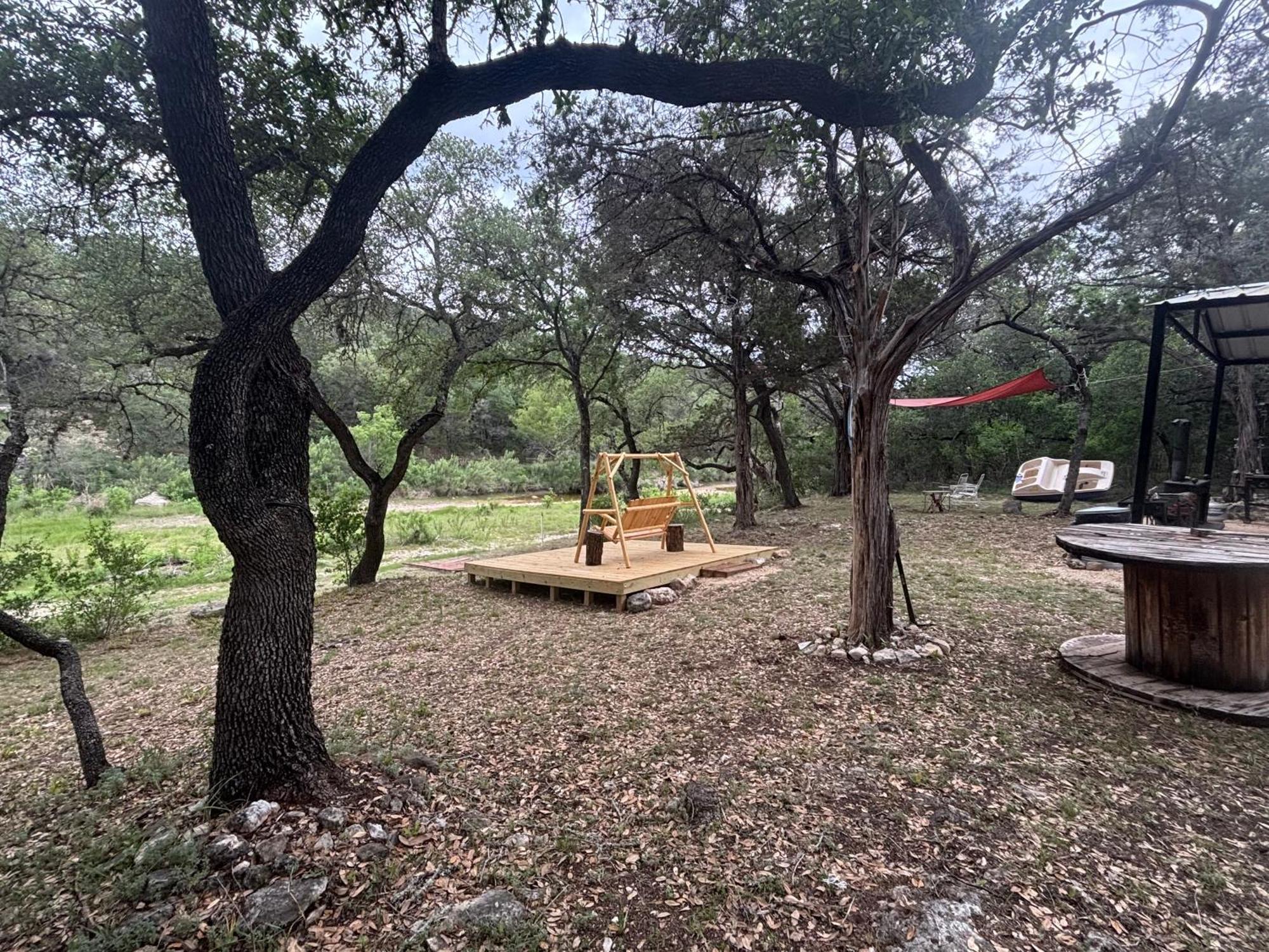Tiny House - Our Little Piece Of Paradise Lakehills 外观 照片